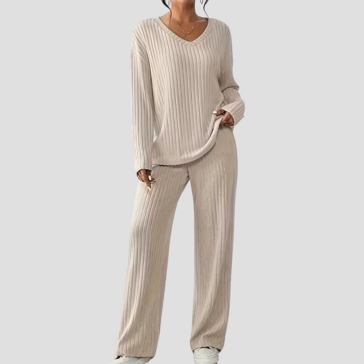 April | Cozy Lounge Set